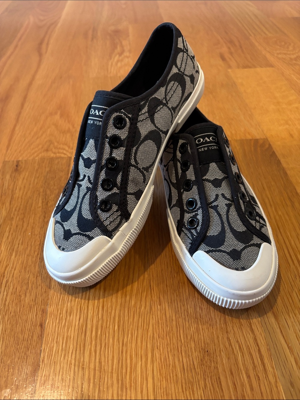 Coach Women’s Black and White Signature Slip-On Sneakers -Excellent condition